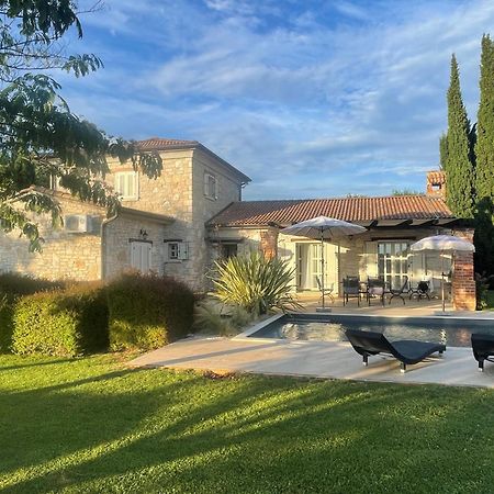 Villa Melissa - Istrisches Steinhaus Mit Pool In Guter Lage Sveti Lovreč Pazenatički Exteriér fotografie