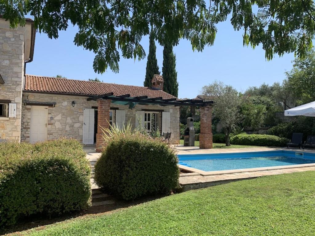 Villa Melissa - Istrisches Steinhaus Mit Pool In Guter Lage Sveti Lovreč Pazenatički Exteriér fotografie